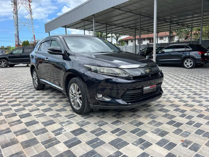 A picture of 2014 Toyota Harrier