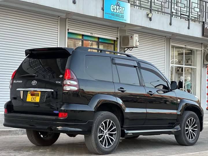 A picture of TOYOTA LANDCRUISER PRADO 120 SERIES 2007 Model Diesel Engine 1KD