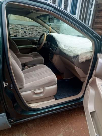 A picture of SMARTUTOS Clean Toyota Sienna Sound Engine Gear untouched Ac Active