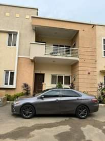 A picture of 2015 Camry Se duty Untempered Engine and gear good body