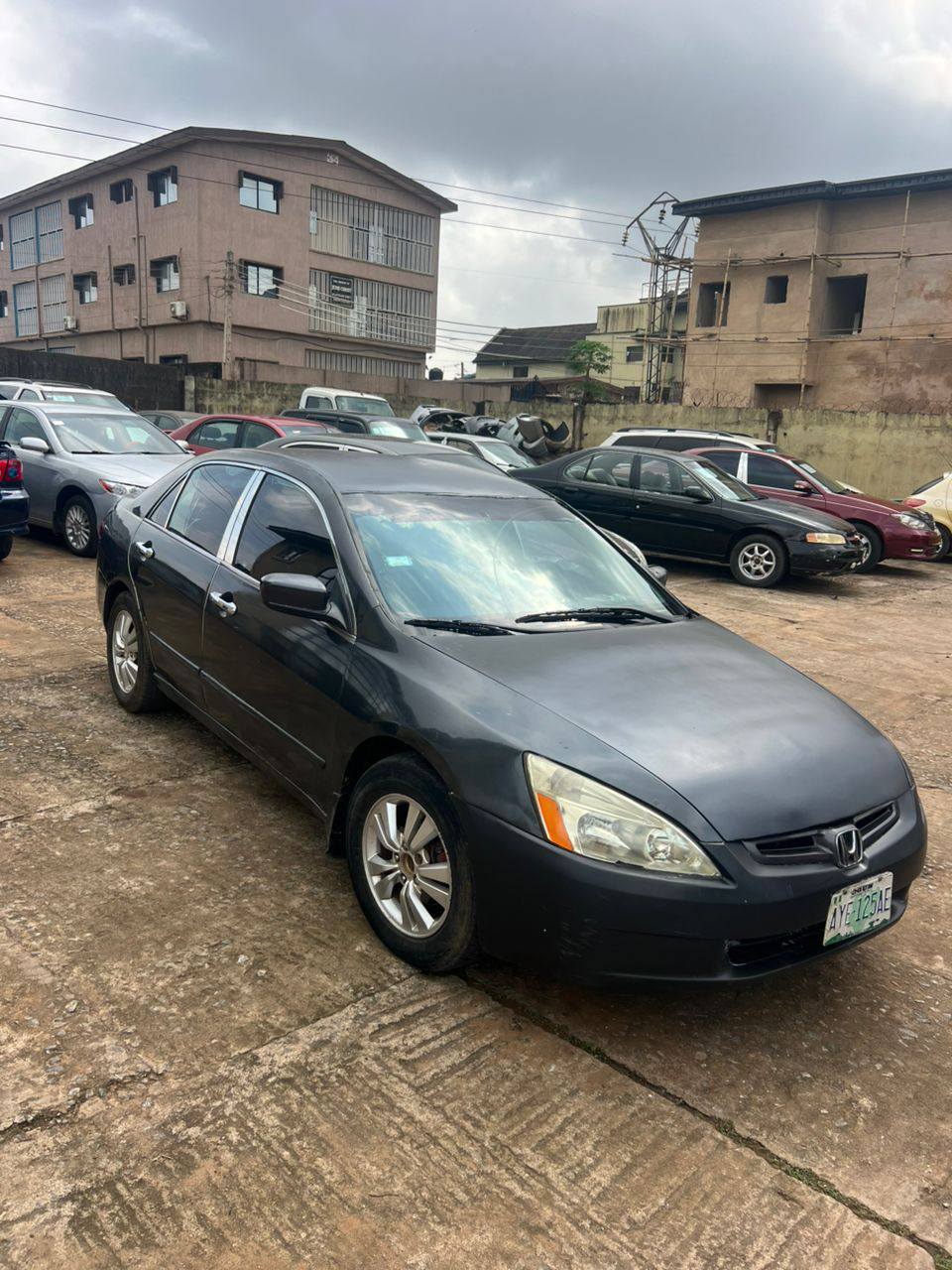 A picture of Registered Honda Accord 04 wit plugs.
