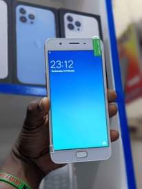 A picture of Oppo F1s