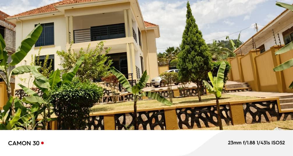 A picture of A beautiful 4 bedroomed house on 20 decimal in kitende