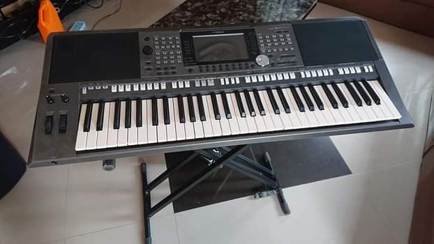 A picture of wahi ubebe yamaha psrs 970 kwa bei kitonga 3.5M tu