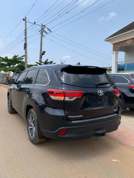 A picture of Toyota Highlander 2017 foreign used 21 5m