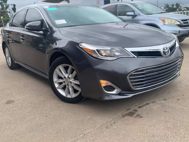A picture of 2015 AVALON XLE toks