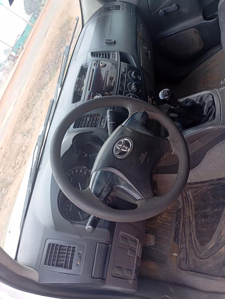 A picture of TOYOTA HILUX