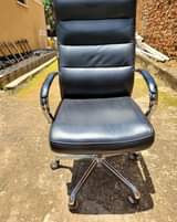A picture of Office Chairs