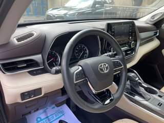 A picture of Toyota highlander 2020