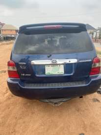 A picture of Toyota highlander is 2007 Three row 07041091454 3 3m Buy