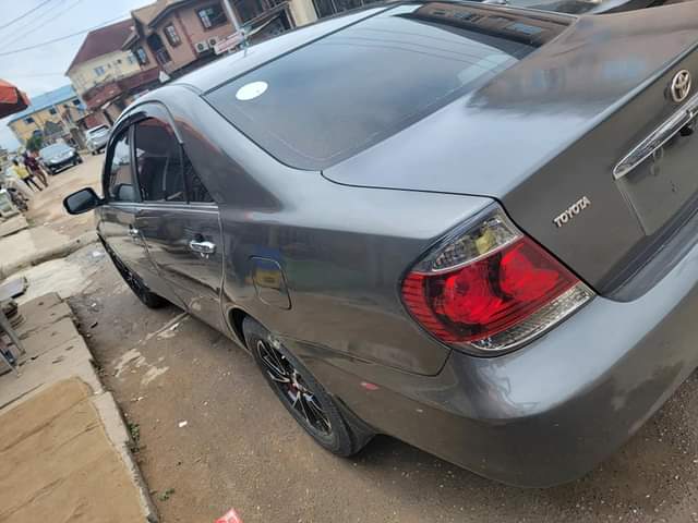 A picture of Toyota camry 2006 v6 3.3 engine
