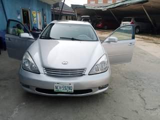 A picture of Lexus ES300