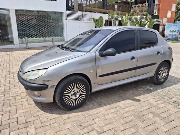 A picture of Peugeot 206