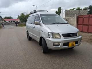 A picture of TOYOTA NOAH KALI SNAA BEI MILION 10