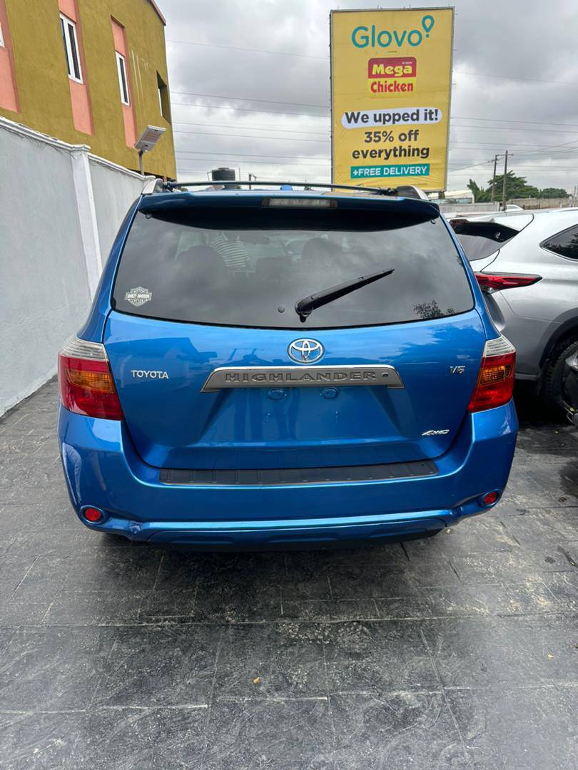 A picture of Toyota Highlander 2009