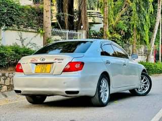 A picture of Toyota mak x