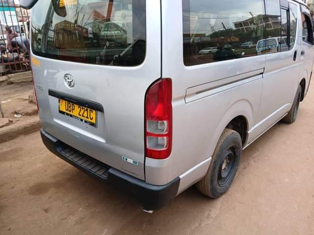 A picture of Toyota Hiece drone nice van 2012