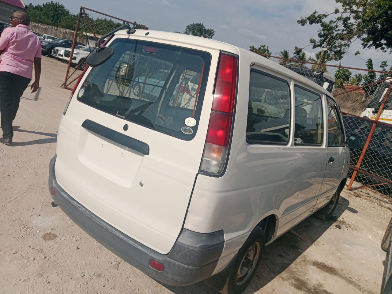 A picture of Toyota Town Hiace Van