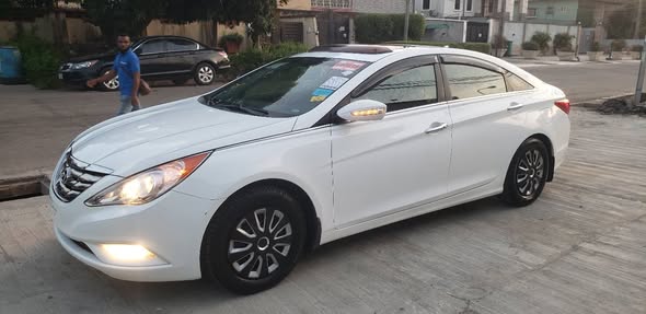 A picture of Distress sale 2011 Hyundai Sonata Limited Foreign Used Accident free