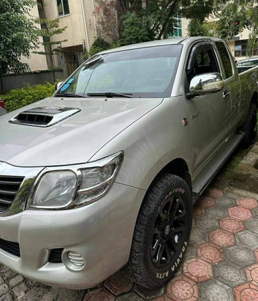 used toyota hilux