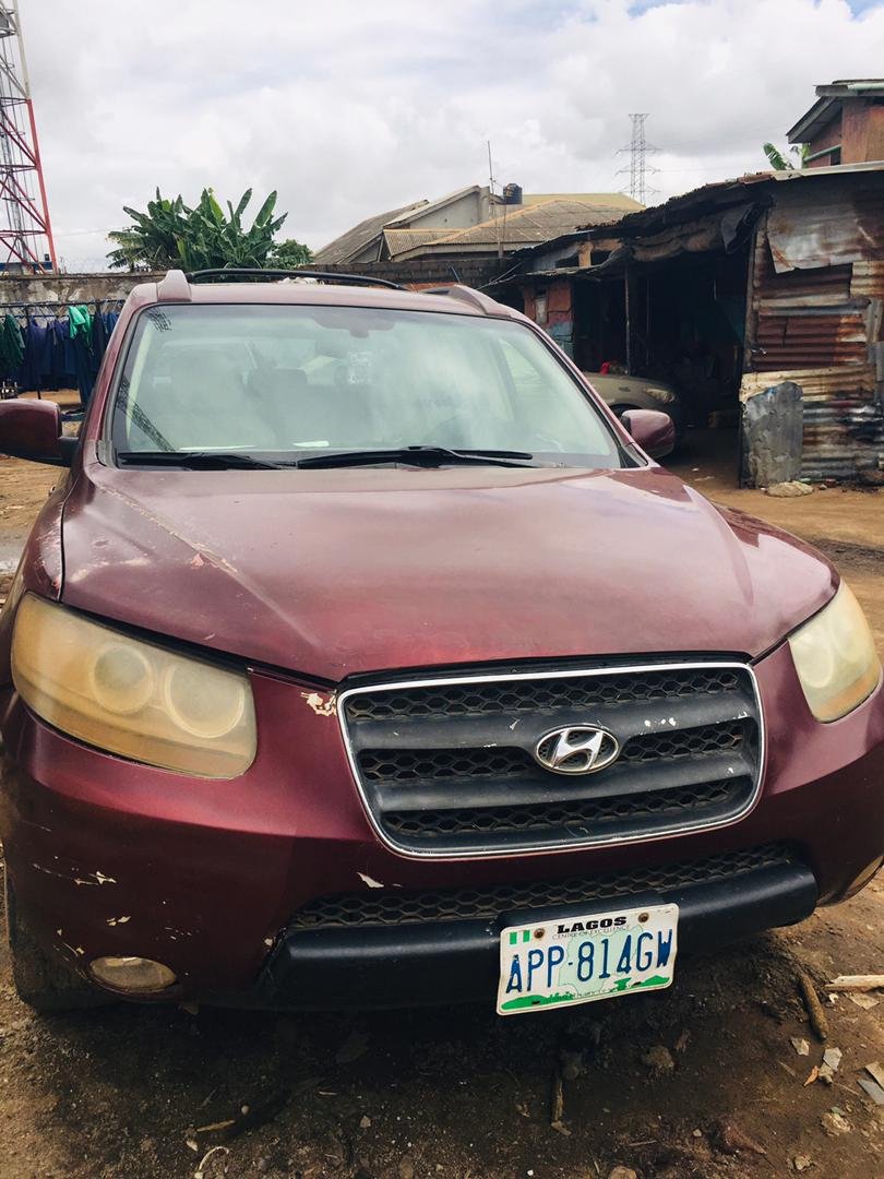 A picture of 2007 Hyundia santefe