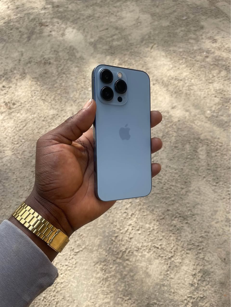 A picture of Iphone 13 pro