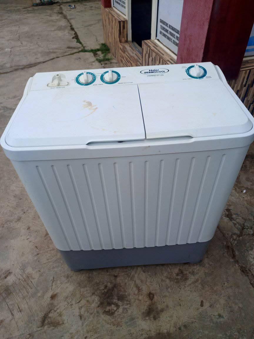 A picture of 9kg Haier thermocool washing machine