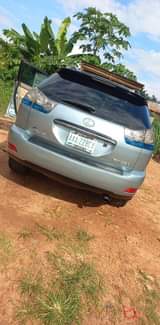 A picture of 2006 Model Lexus Rx330 Fullest option with panoramic roof