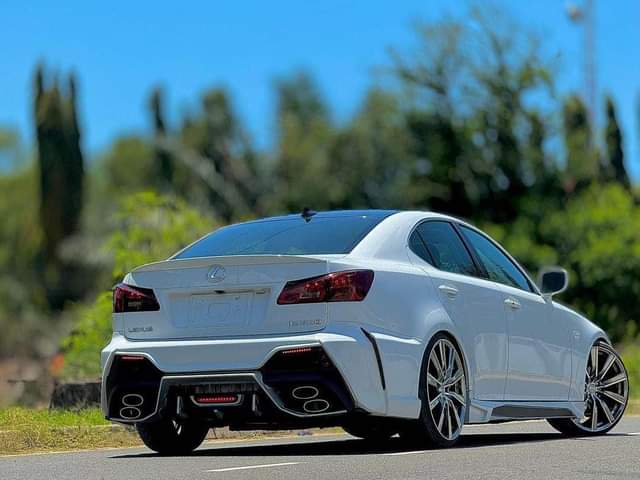 A picture of LEXUS IS250