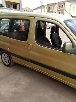 A picture of Few months used Peugeot Partner space wagon