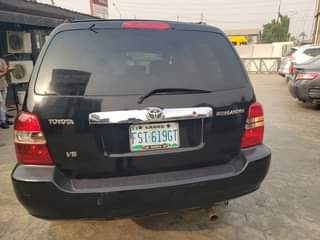 A picture of Toyota Highlander 2004