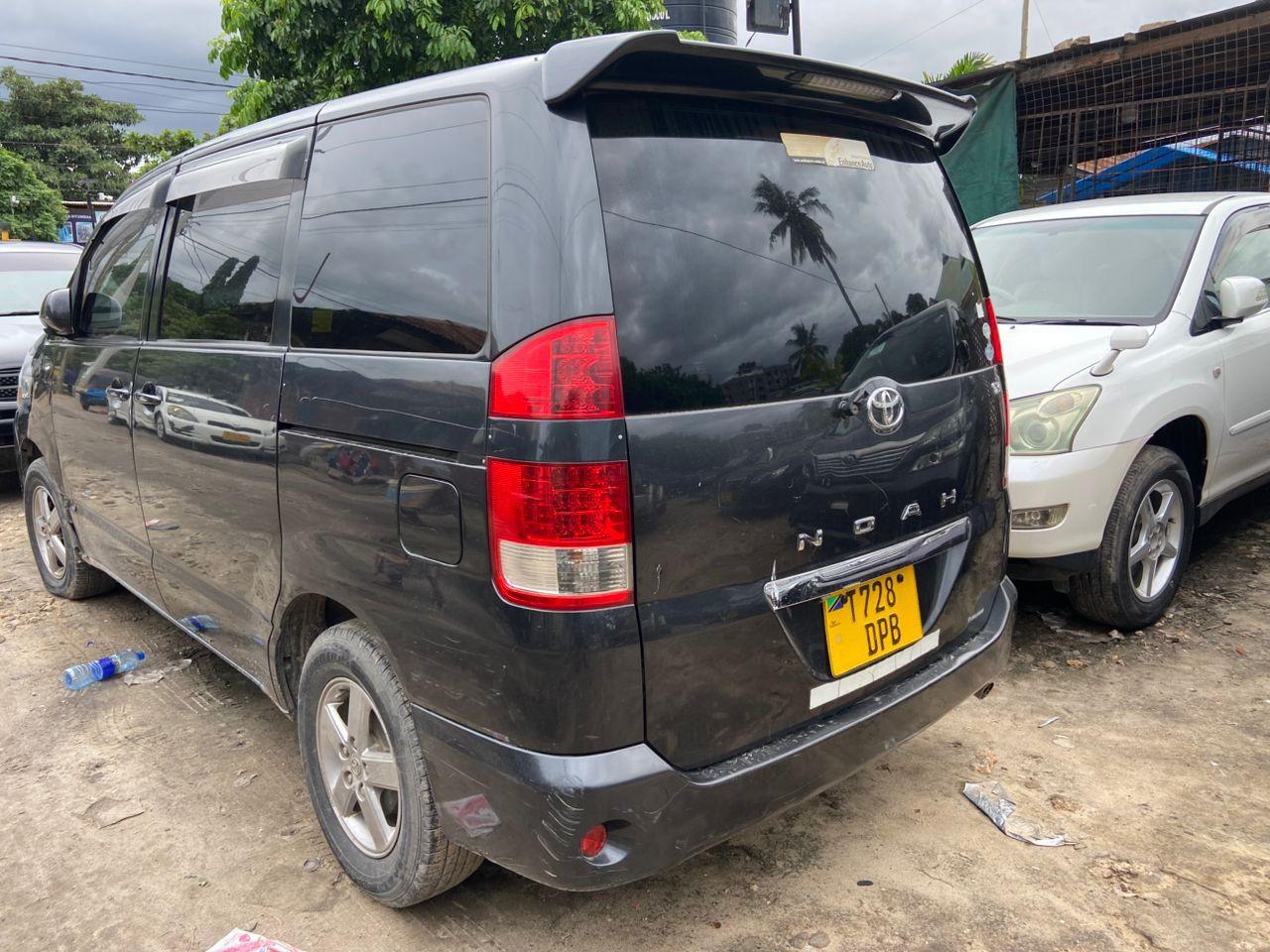 A picture of TOYOTA NOAH NEW SHAPE ON SALE