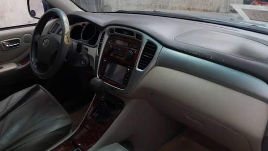 A picture of Perfect Full Options 2005 Toyota Highlander LE For Sale SELLER