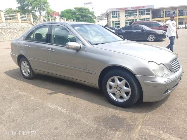 A picture of Super Distress 04 Benz c180 08087776177