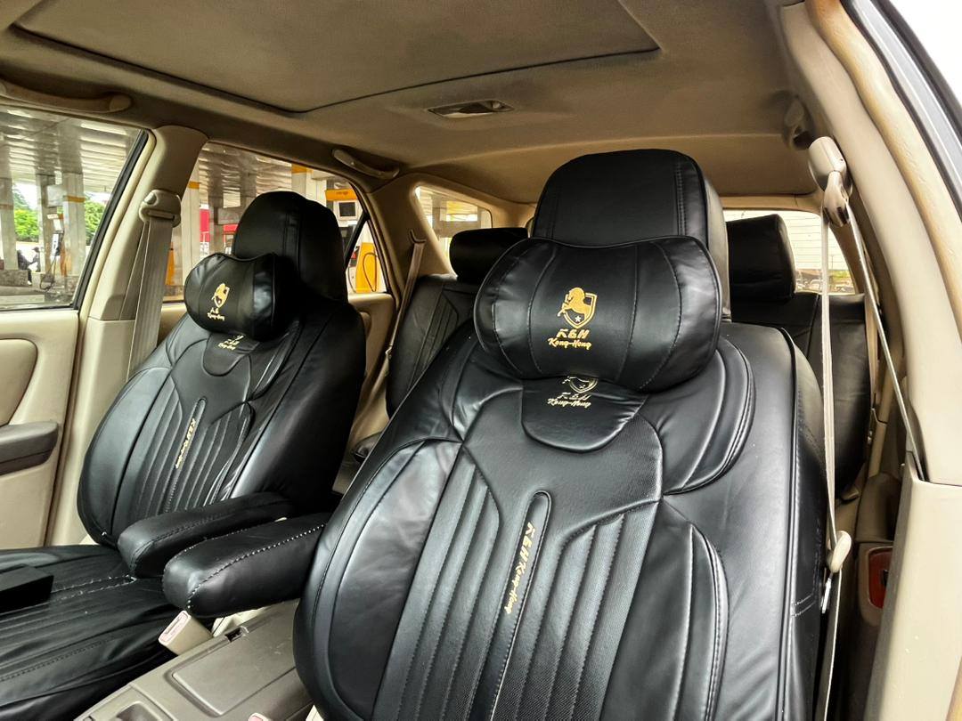 A picture of Lexus RX300
