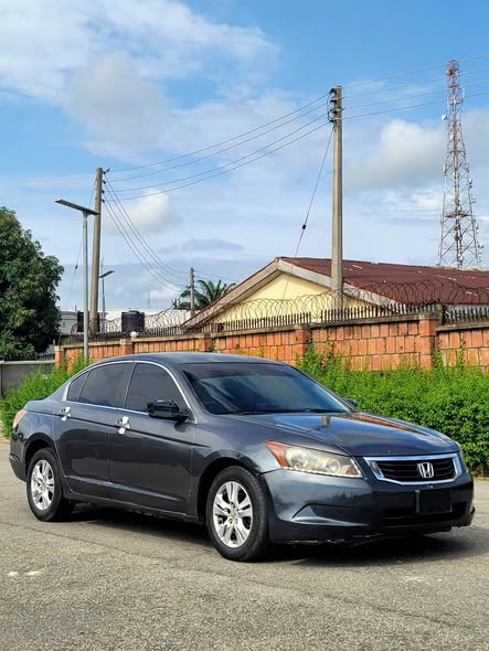 A picture of Very sharp 2008 Honda accord with untampered engine and gear