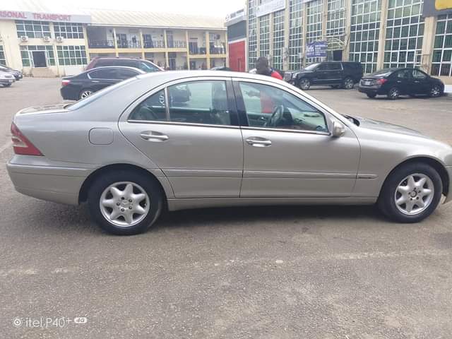 A picture of Super Distress 04 Benz c180 08087776177