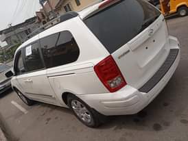 A picture of Hyundai entourage 2008 toks