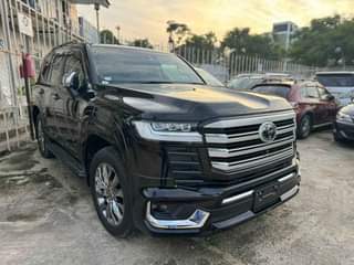 A picture of TOYOTA LAND CRUISER ZX