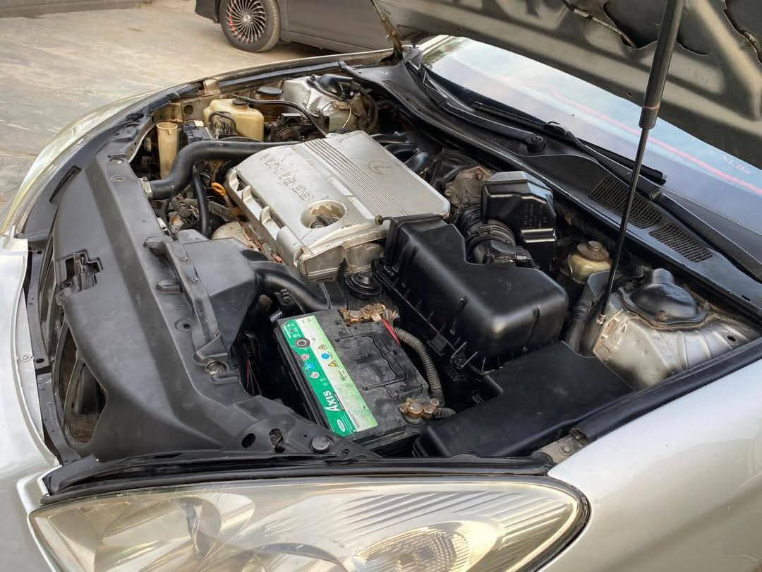 A picture of 2004 Lexus es 330