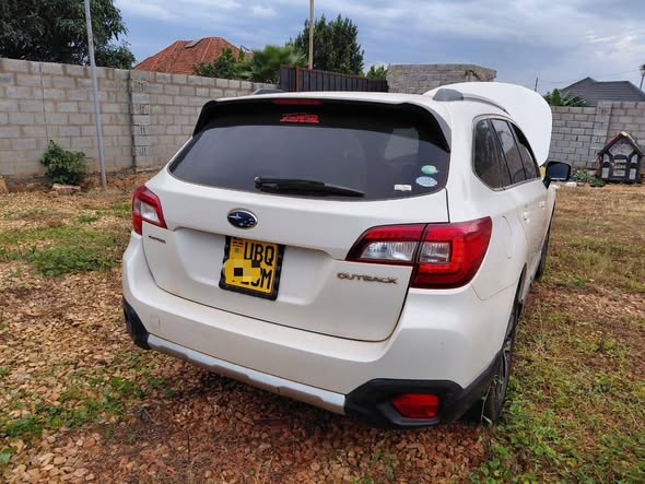 A picture of Subaru outback 2016 model