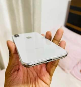 A picture of Iphone X