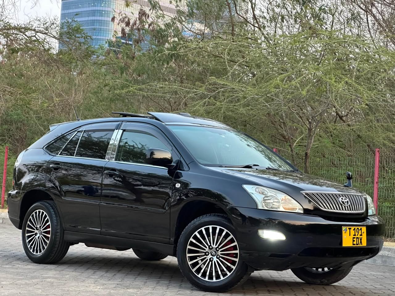 A picture of TOYOTA HARRIER 240G EDX PRICE 33.8M 0765242424 Call WhatsApp INSTAGRAM
