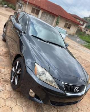 A picture of 08 Lexus is250