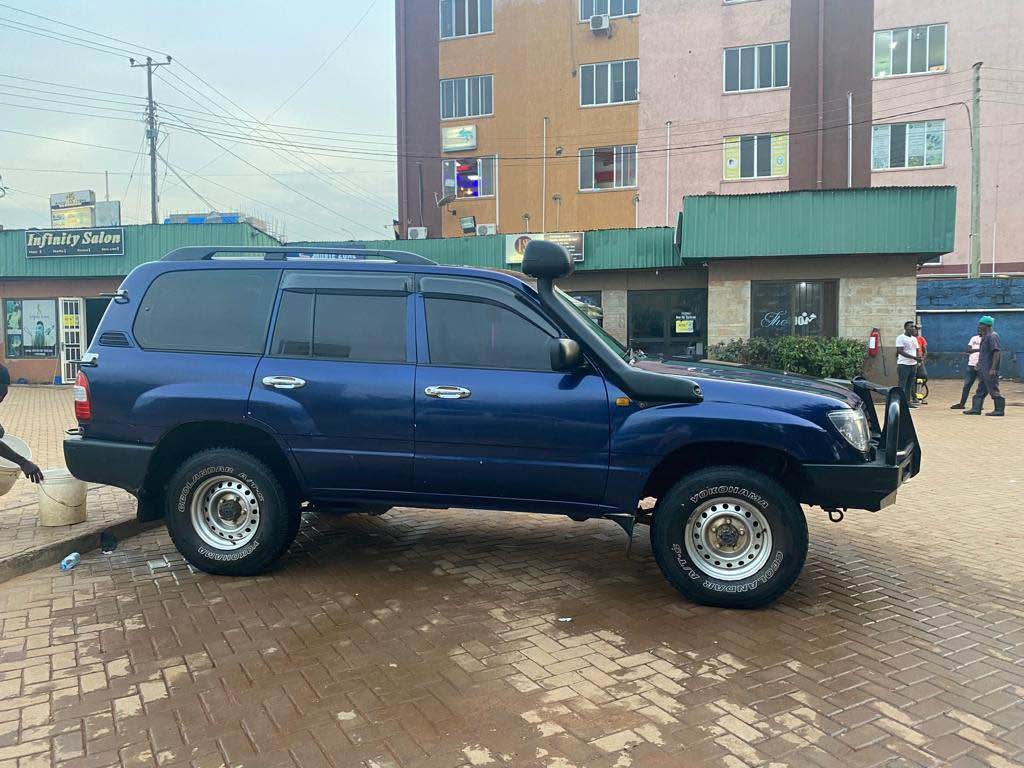 A picture of Land cruiser GX original 1HZ Diesel Engine
