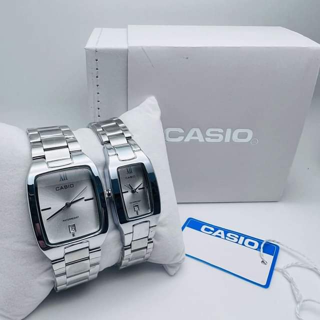 A picture of Couple watches available Ukihitaji kwa moja pia unapata. 0765863634