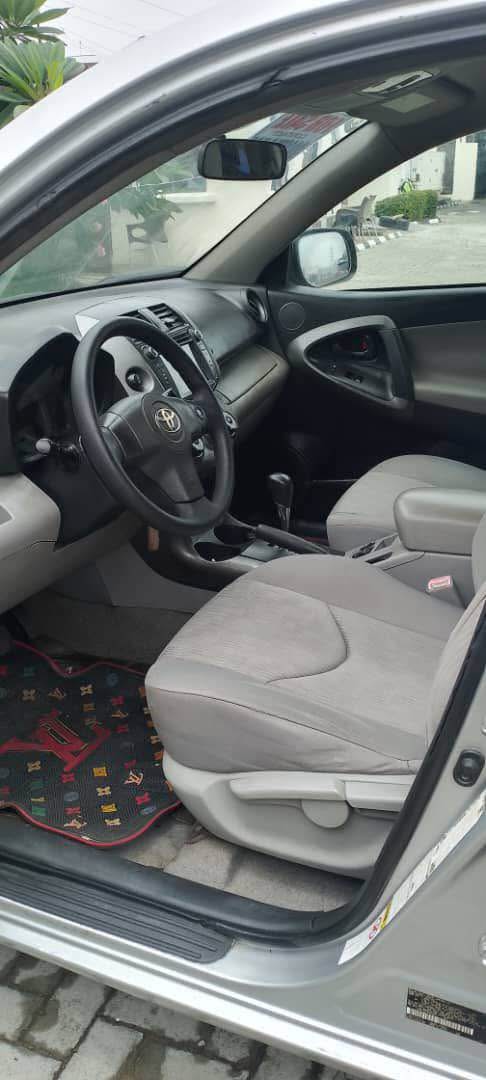 A picture of Toyota RAV4 2010 Model