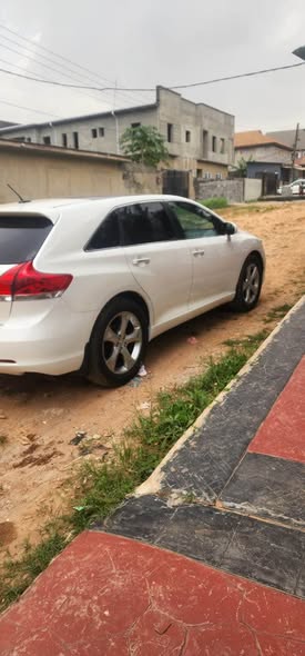 A picture of Foreign used Toyota venza