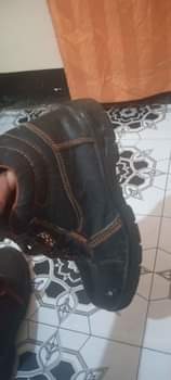 A picture of Safety boots
