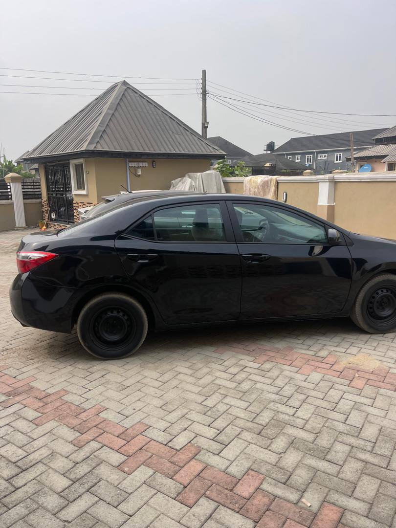 A picture of Toyota Corolla 015